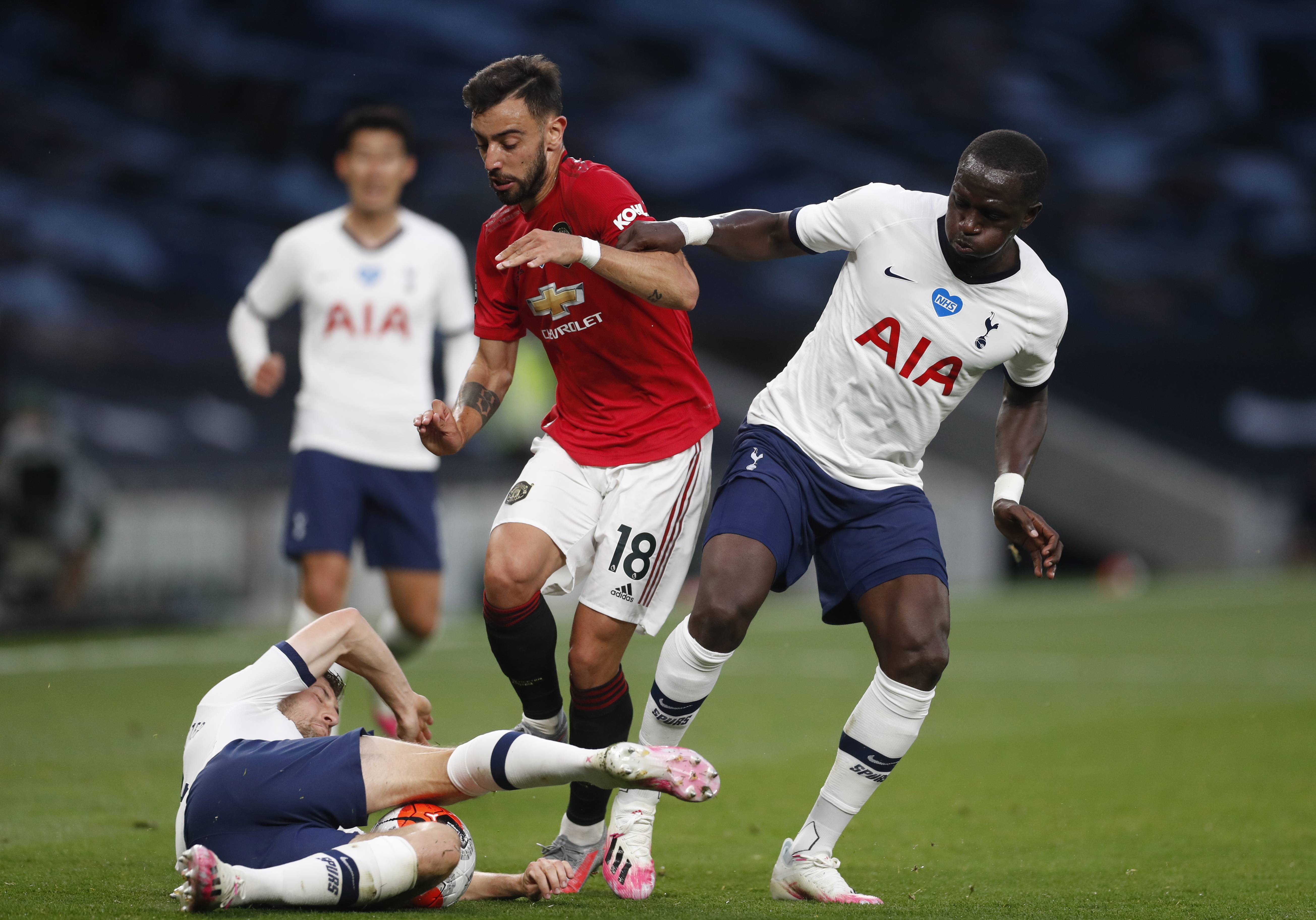 在赛场外彼 在赛场外彼